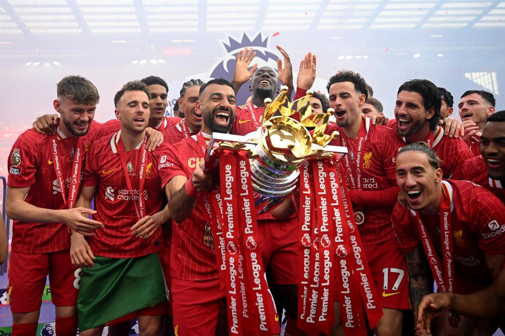 莱万：我经常带伤上场，肋骨骨折也硬撑；不着急决定未来